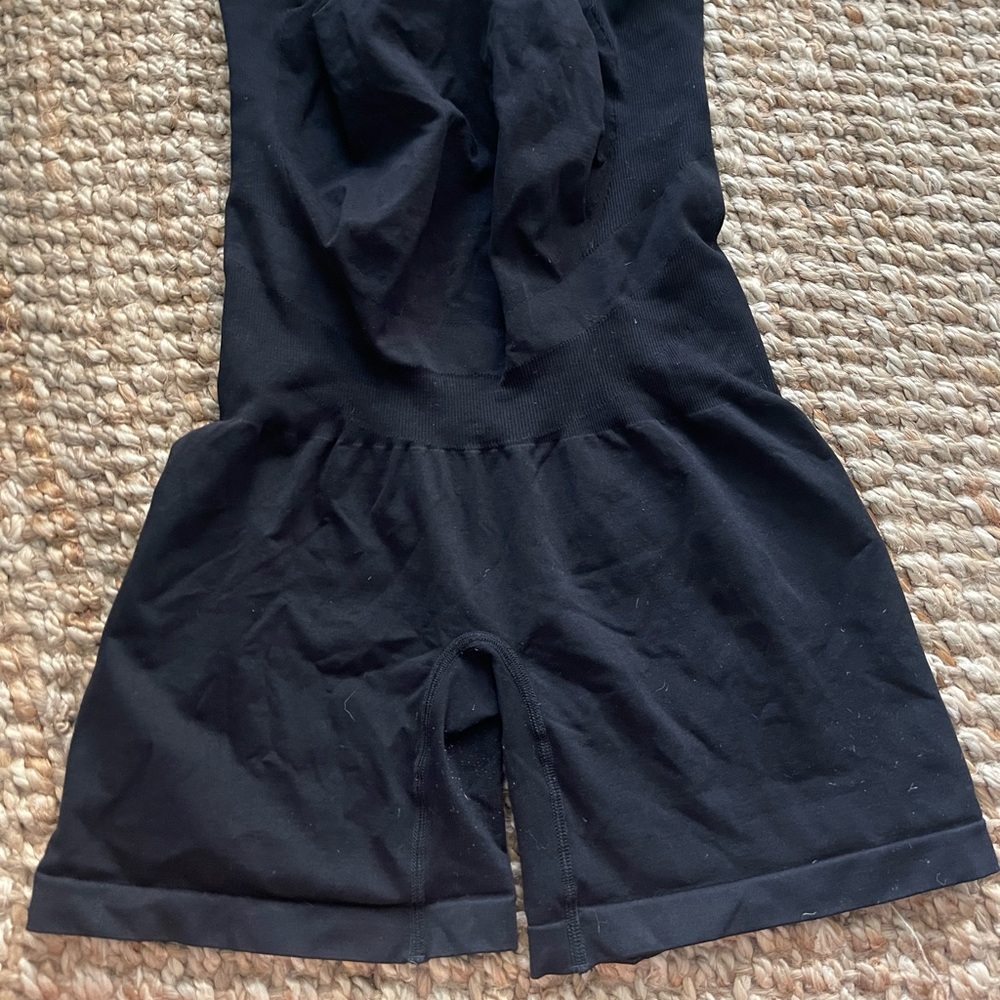 Blanqi maternity shorts size l